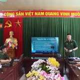Chiến sĩ Biên phòng làm truyền thông số nơi biên giới