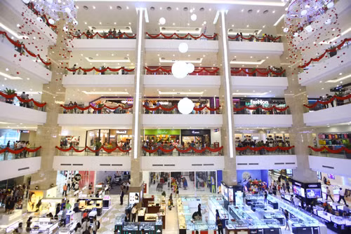 Tưng bừng khai trương Vincom Center Nguyễn Chí Thanh ảnh 3