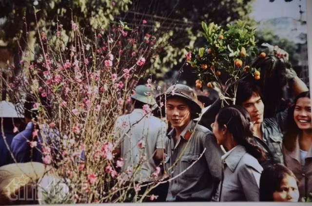 Triển lãm ảnh "Việt Nam: Thời kỳ trước khi mở cửa du lịch" ảnh 1
