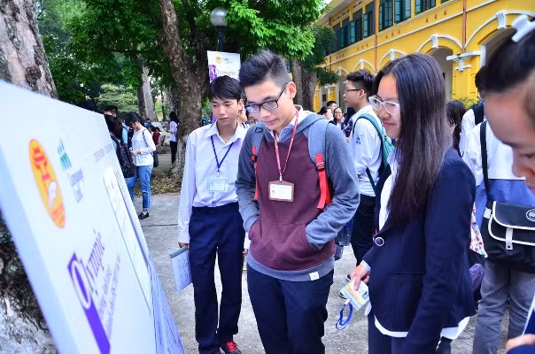 Gần 2.000 thí sinh tham dự kỳ thi Olympic tiếng Anh ảnh 1