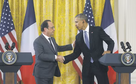 Báo Nga: "Tổng thống Pháp Hollande vội tới Moskva để gặp ông Putin" ảnh 1