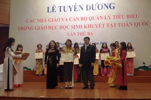 Tuyên dương nhà giáo trong giáo dục học sinh khuyết tật ảnh 2