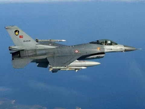 Ankara tuần tra gắt gao biên giới với Syria ảnh 1