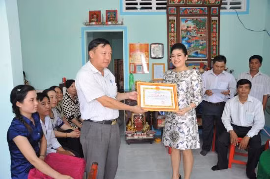 Trao tặng 10 căn nhà tình thương tại tỉnh Hậu Giang ảnh 5