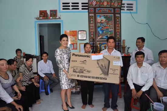 Trao tặng 10 căn nhà tình thương tại tỉnh Hậu Giang ảnh 3