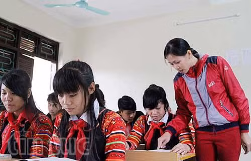 Lặng thầm dạy chữ ở vùng biên viễn ảnh 5