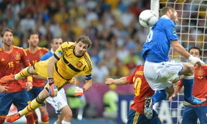 Euro 2012 với trò đỏ đen mù quáng