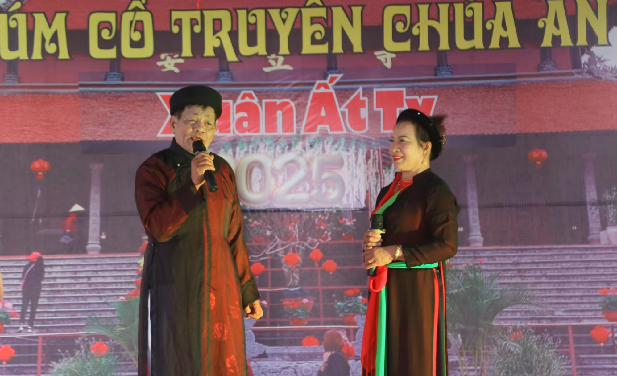 potal-giu-gin-nghe-thuat-trinh-dien-dan-gian-hat-dum-tai-thanh-pho-thuy-nguyen-hai-phong-7848512.jpg