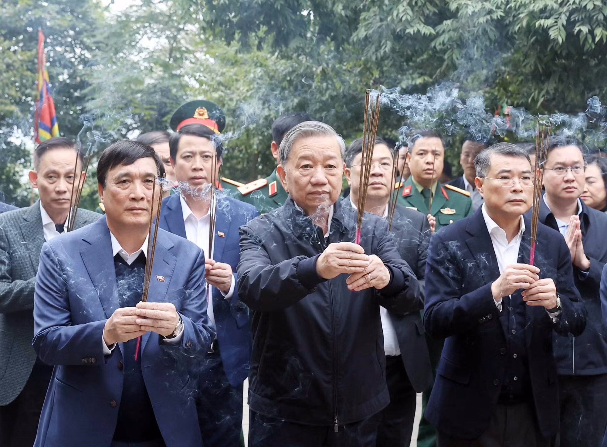 potal-tong-bi-thu-to-lam-va-doan-cong-tac-trung-uong-dang-huong-tuong-niem-cac-vua-hung-tai-khu-di-tich-lich-su-quoc-gia-dac-biet-den-hung-7840735.jpg