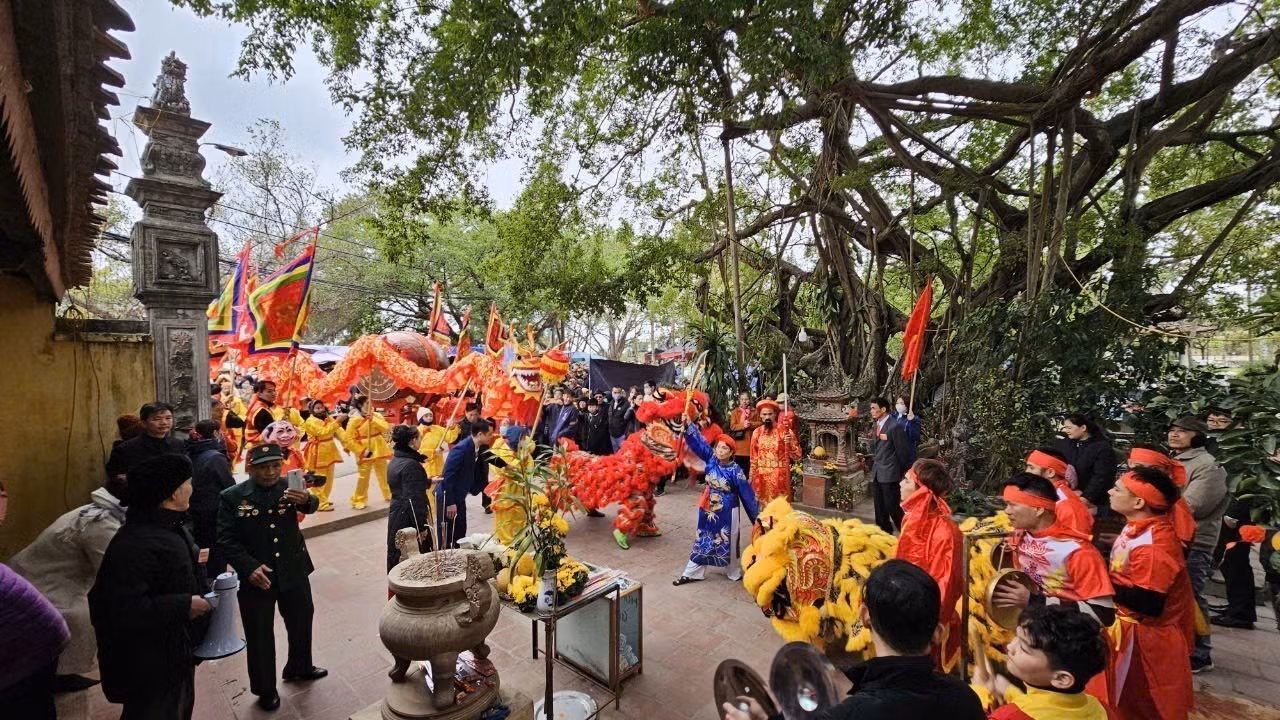 potal-hung-yen-khai-hoi-den-phu-ung-7846309.jpg