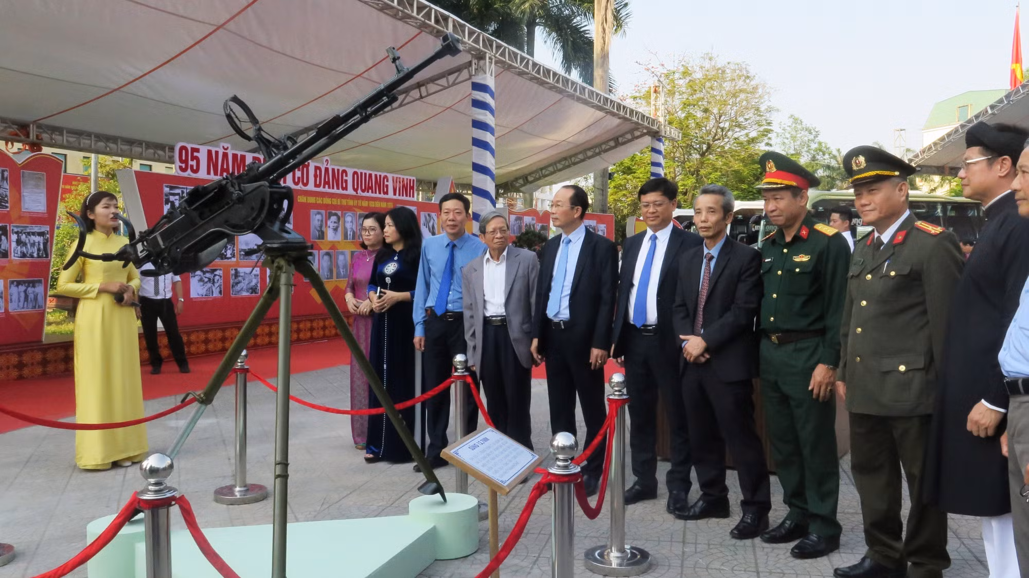 potal-trung-bay-dau-an-50-nam-hue-vuon-minh-vao-ky-nguyen-phat-trien-moi-7933097.jpg