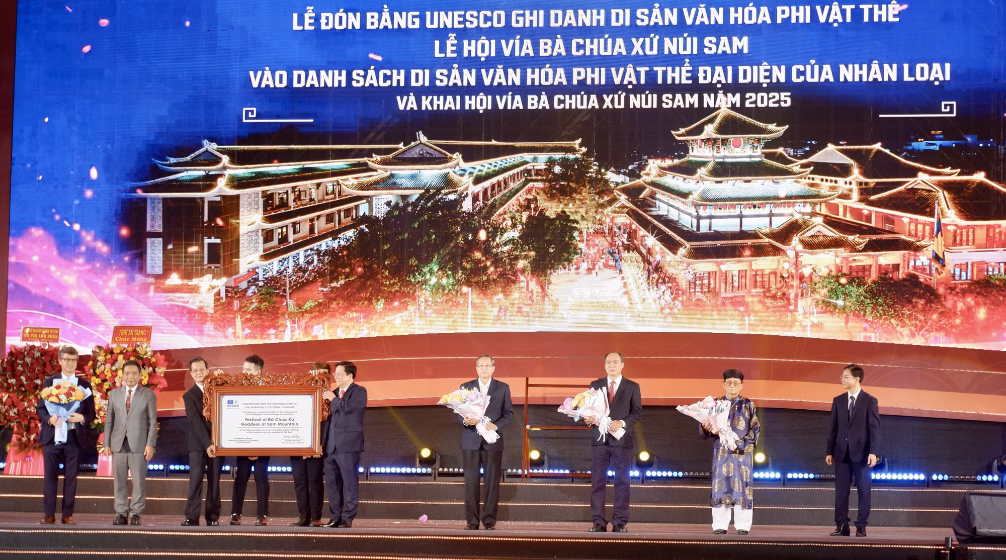 potal-le-hoi-via-ba-chua-xu-nui-sam-duoc-ghi-danh-di-san-van-hoa-phi-vat-the-cua-nhan-loai-7922363.jpg