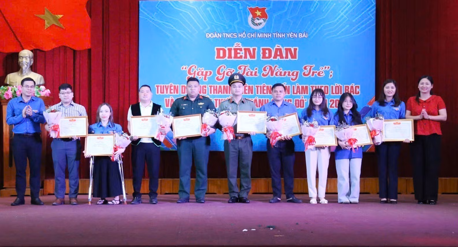 potal-yen-bai-tuyen-duong-thanh-nien-tien-tien-lam-theo-loi-bac-7933428.jpg