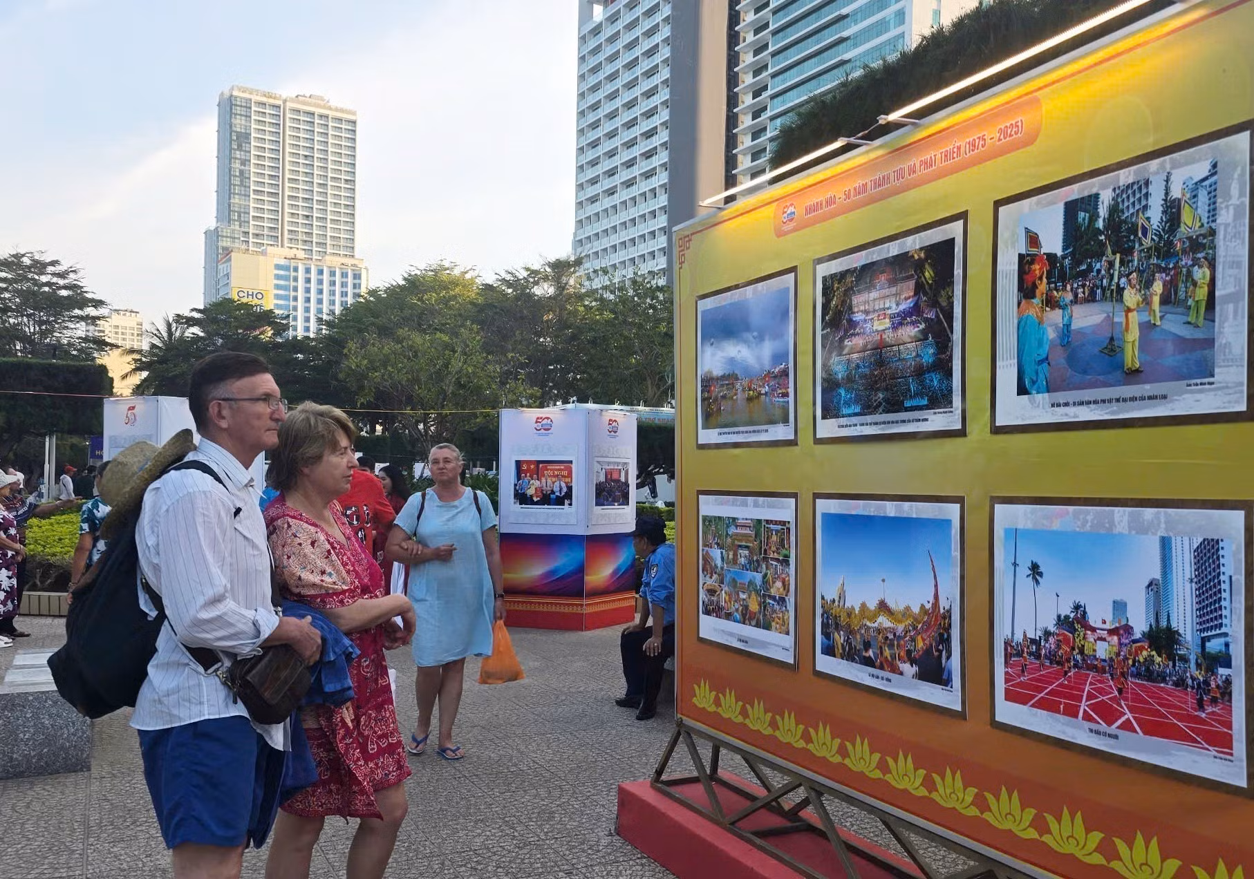 potal-trien-lam-anh-khanh-hoa-50-nam-thanh-tuu-va-phat-trien-7933544.jpg