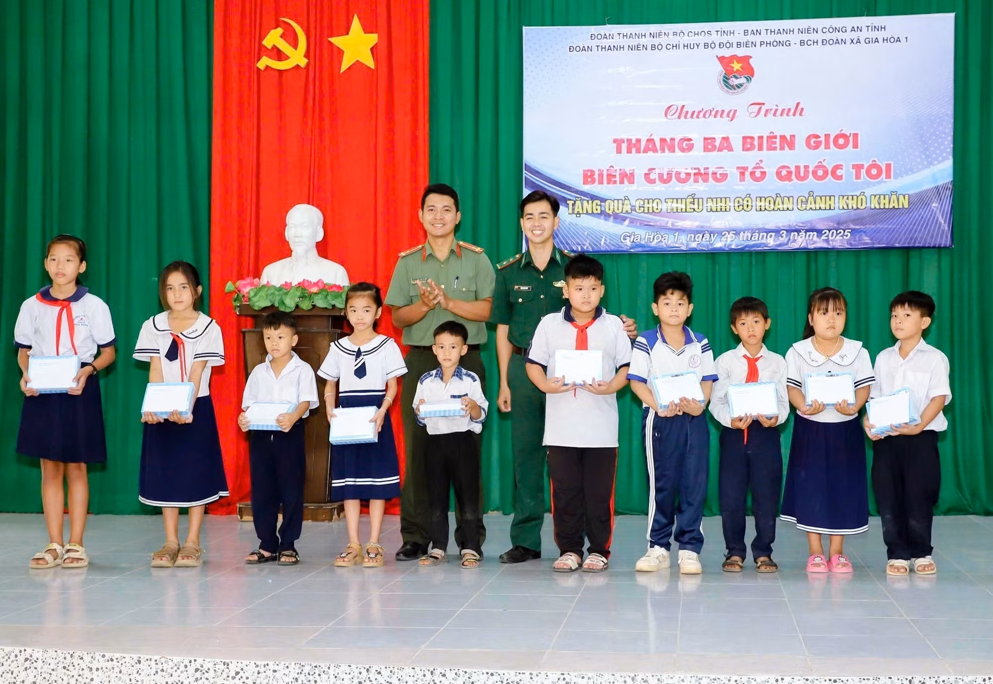 potal-nhieu-hoat-dong-trong-chuong-trinh-thang-ba-bien-gioi-bien-cuong-to-quoc-toi-tai-soc-trang-7933317.jpg