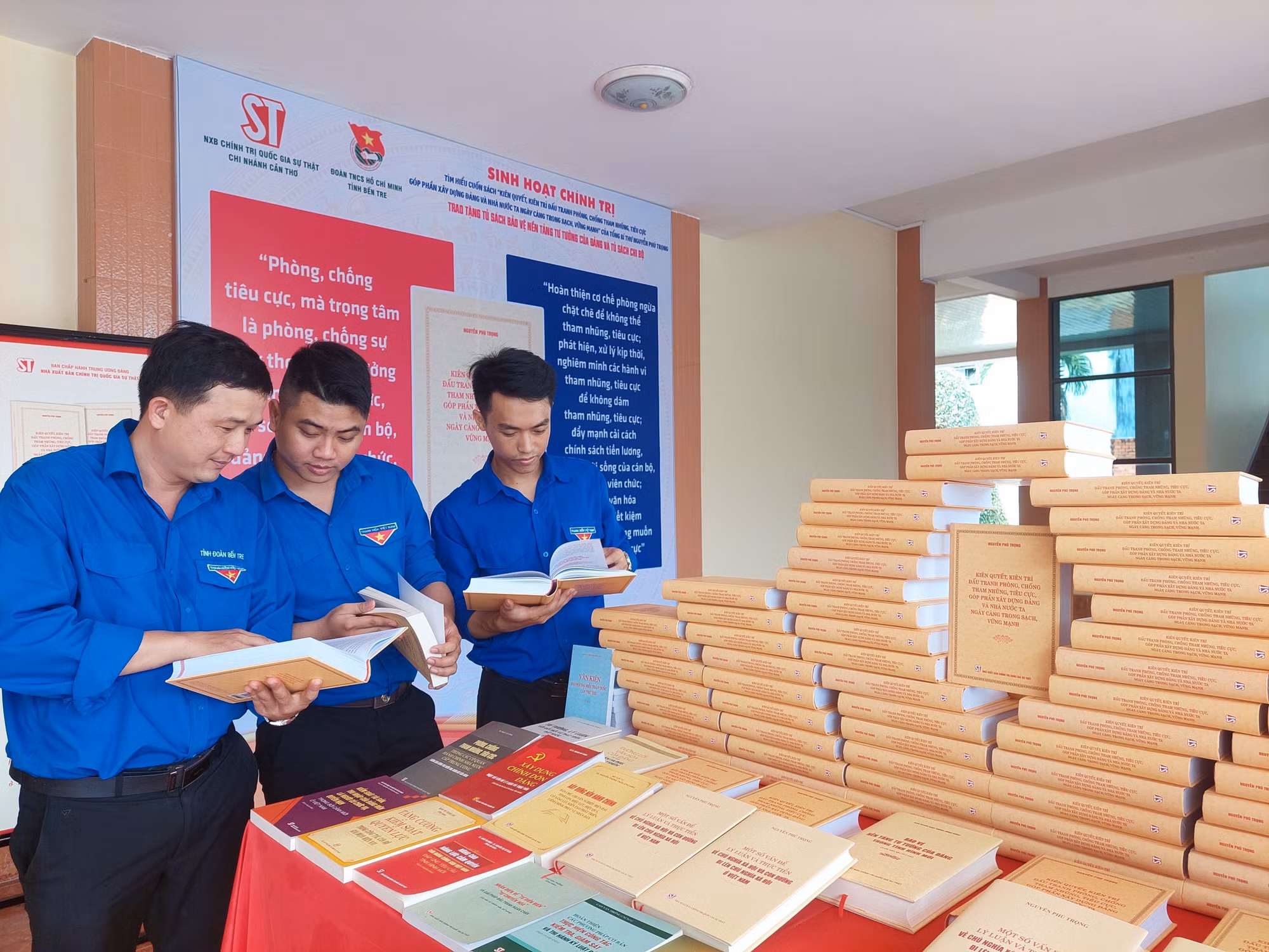 potal-ben-tre-phat-trien-dang-vien-tre-tang-nguon-sinh-luc-cho-dang-7925754.jpg