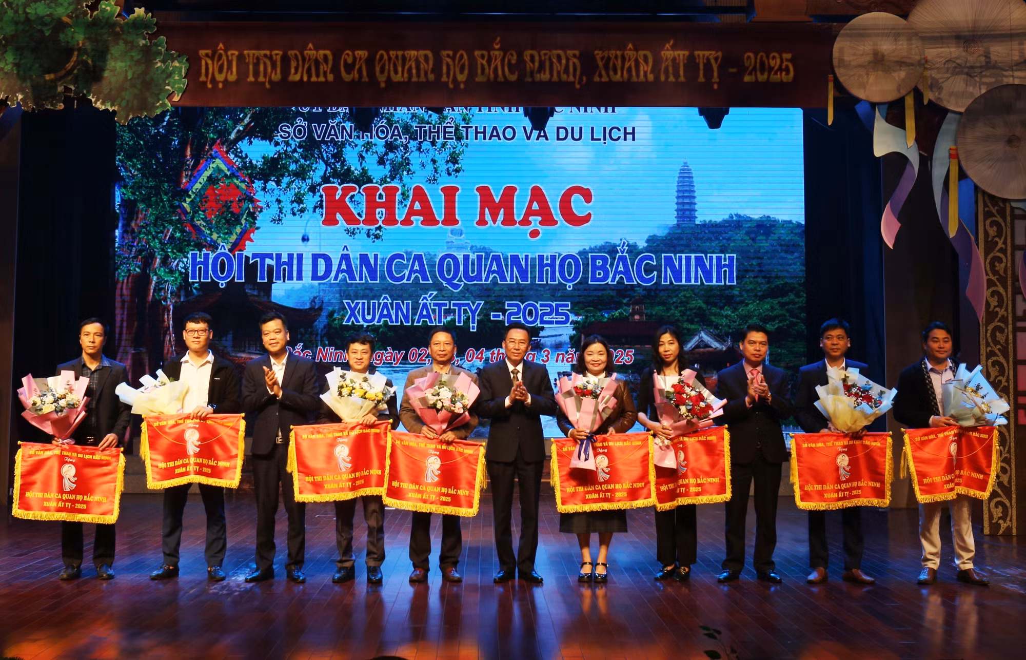 potal-soi-noi-hoi-thi-dan-ca-quan-ho-bac-ninh-7883947.jpg