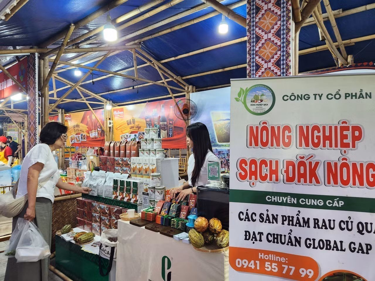 potal-khai-mac-chuong-trinh-hue-kinh-do-am-thuc-8004482.jpg