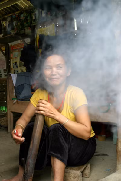 Người Mảng Lai Châu già đi vì hủ tục - Kỳ 3: Uống rượu, hút thuốc lào từ trong bụng ảnh 1
