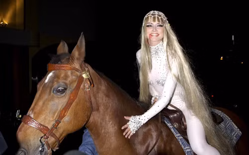 Heidi Klum - nữ hoàng 'quậy phá' Halloween ảnh 4