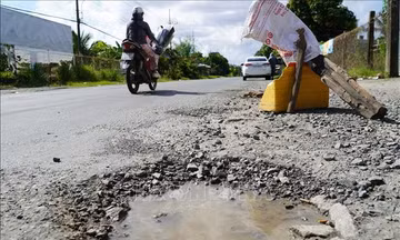 Suy giảm nghiêm trọng của Quốc lộ 80 mất an toàn giao thông