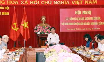 Giúp người dân tự thoát nghèo bền vững