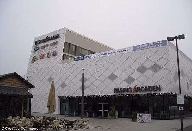 Sơ tán nhà ga, trung tâm mua sắm Munich do đe dọa đánh bom ảnh 1