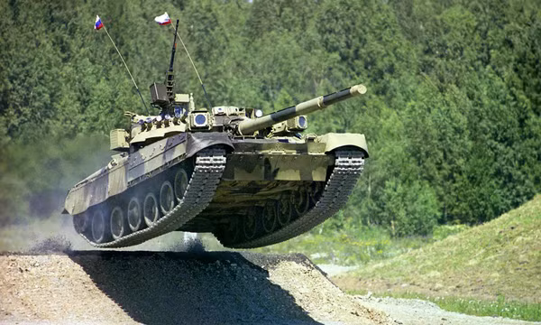 Xe tăng T-80 với động cơ tua-bin khí của Nga. Ảnh: Sputnik