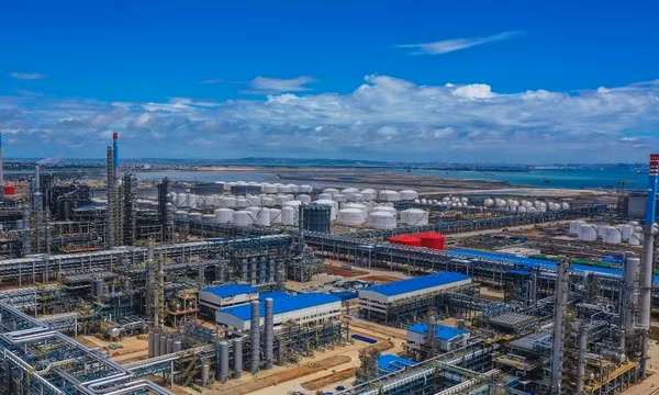 Tổ hợp lọc hóa dầu Zhongke (Quảng Đông) tại Trạm Giang, tỉnh Quảng Đông. [Ảnh: Tài khoản WeChat chính thức của tổ hợp lọc hóa dầu Zhongke (Quảng Đông)]