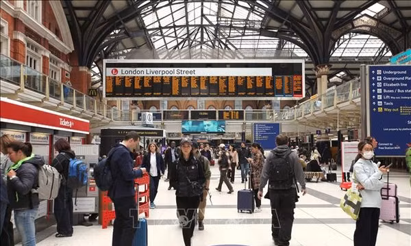 Ga đường sắt London Liverpool Street. Ảnh: Hữu Tiến - PV TTXVN tại Anh