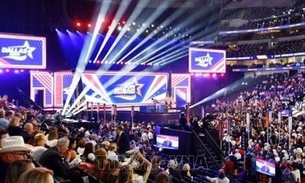 Đại hội giữa nhiệm kỳ của đảng Cộng hòa tại Dallas, bang Texas, Mỹ, sáng 10/9/2026, nơi Tổng thống Trump kêu gọi cử tri đoàn kết, tích cực đi bỏ phiếu vào ngày 3/11. Ảnh: Kyodo/TTXVN phát