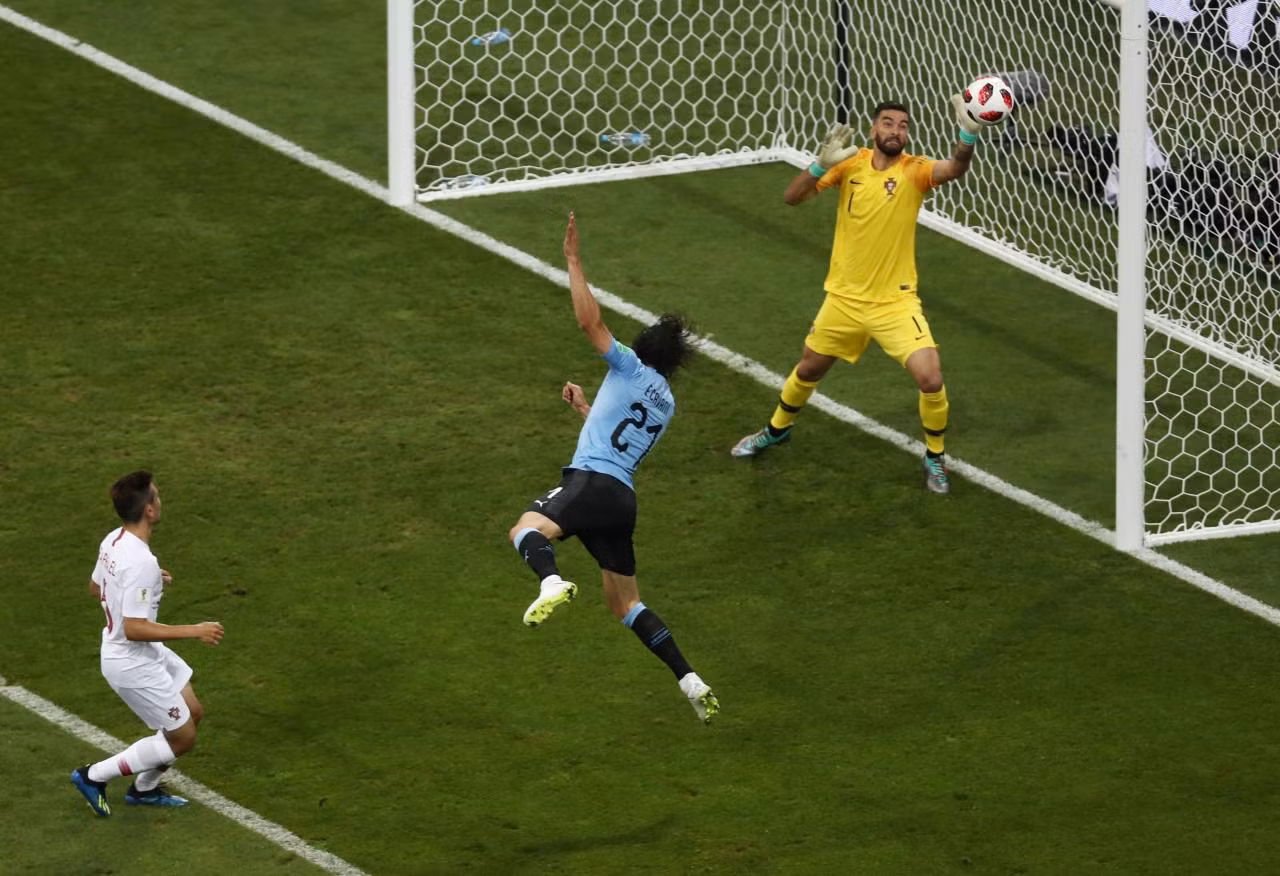 World Cup 2018: Uruguay 2-1 Bồ Đào Nha: Cavani dạy cho Ronaldo một bài học. Uruguay thành công với sơ đồ 4-4-2 ảnh 2