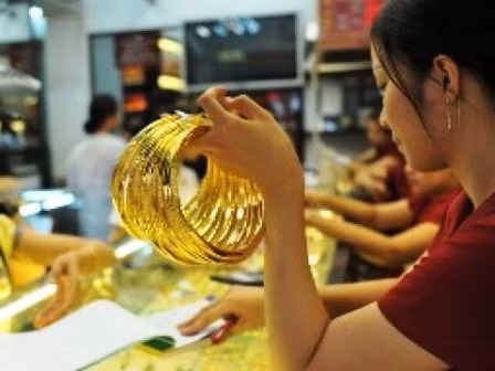 Nhà đầu tư bám sát thị trường, dù giá vàng tạm bình ổn ảnh 1