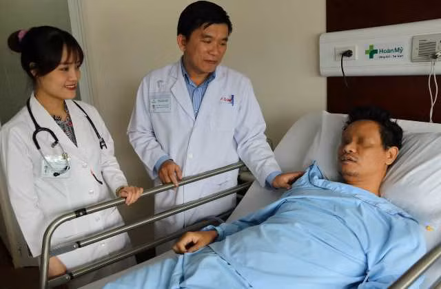 Cắt một nửa lá phổi vì xương cá nằm trong phổi 5 năm ảnh 1