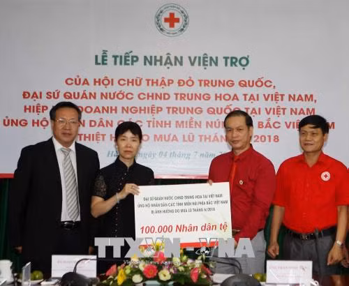 Tiếp nhận ủng hộ các tỉnh miền núi phía Bắc bị thiệt hại do mưa lũ ảnh 1