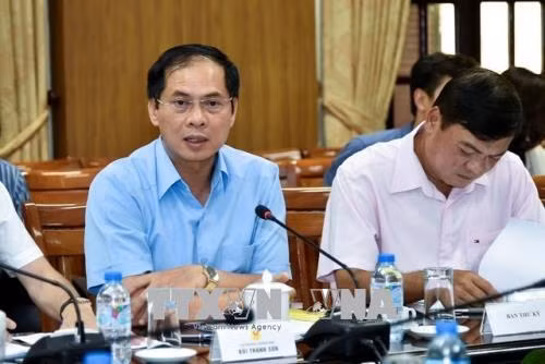 Cuộc họp lần thứ ba Ban Tổ chức Hội nghị Diễn đàn Kinh tế thế giới về ASEAN năm 2018 ảnh 1