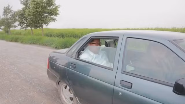 Nhà lãnh đạo Triều Tiên ngồi xe Lada Nga đi thăm đơn vị quân đội ảnh 1