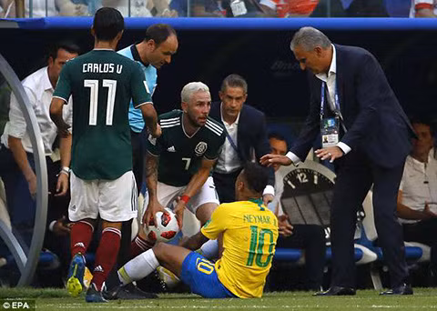 WORLD CUP 2018: Các chuyên gia, cựu cầu thủ đồng loạt chỉ trích màn ăn vạ thô thiển của Neymar ảnh 3