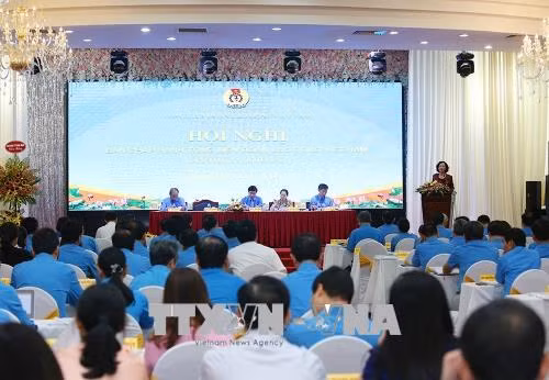Hội nghị Ban Chấp hành Tổng Liên đoàn Lao động Việt Nam lần thứ 12 ảnh 1
