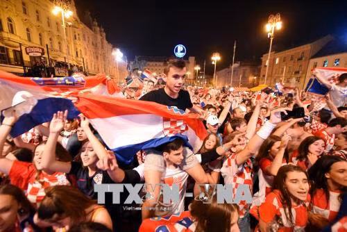 WORLD CUP 2018: Vé trận Nga-Croatia được săn lùng mạnh ở 'chợ đen' ảnh 1