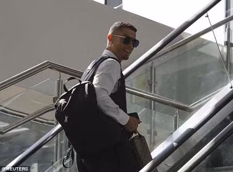  World Cup 2018: Modric tiết lộ lý do đá hỏng 11m; Ronaldo tươi cười về nước ảnh 2