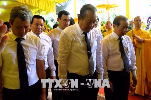 Phó Thủ tướng Thường trực Chính phủ Trương Hòa Bình viếng Hòa thượng Thích Đức Phương ảnh 1