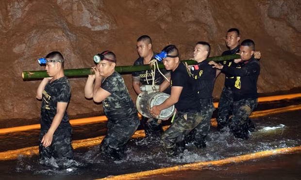 Thế giới tuần qua: Mỹ-Trung chính thức lâm chiến thương mại, chờ đợi phép màu Tham Luang ảnh 2