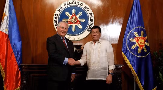 Vừa chê Mỹ tệ hại, Tổng thống Philippines đổi giọng khi gặp Ngoại trưởng Mỹ ảnh 1