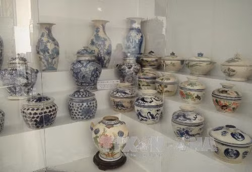 Khai mạc triển lãm 'Mỹ thuật ứng dụng sản phẩm Gốm Nam bộ' ảnh 1