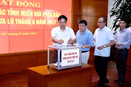  Hơn 1 tỉ đồng ủng hộ nhân dân vùng bị thiệt hại do mưa lũ ảnh 1