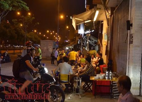 Vỉa hè quận 1 lại nhếch nhác: Có dấu hiệu buông lỏng, trục lợi của cán bộ ảnh 3