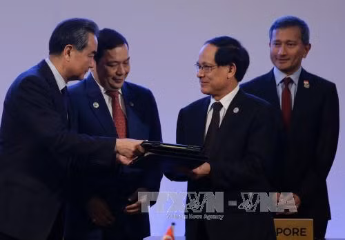 ASEAN và Trung Quốc chính thức thông qua dự thảo khung COC ảnh 2