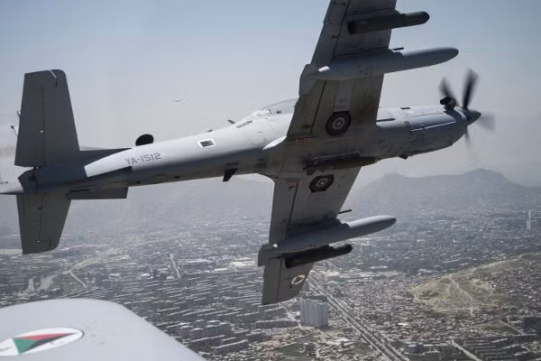 Mỹ đồng ý bán máy bay chiến đấu cho Nigeria để chống khủng bố Boko Haram ảnh 1