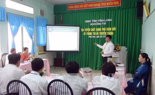 Ban Tổ chức Trung ương thí điểm thi tuyển chức danh lãnh đạo, quản lý ảnh 1